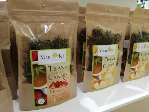 TISANA AI FIORI DI CANAPA E FRAGOLE MARI-KA' - immagine 2